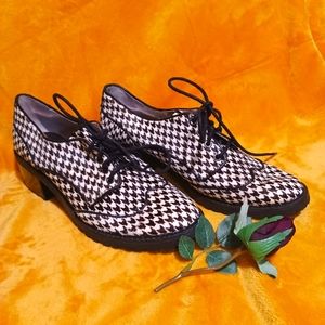 Micheal Kors women's shoe 8.5- Never Worn!